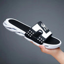 Chinelos masculinos antiderrapantes, sandálias de praia, chinelos de exterior, esportivos, roupa de rua, sapatos casuais, tendência da moda, verão