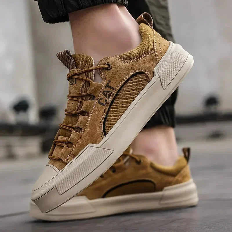 Tênis Casual Masculino em Couro Cat Pro